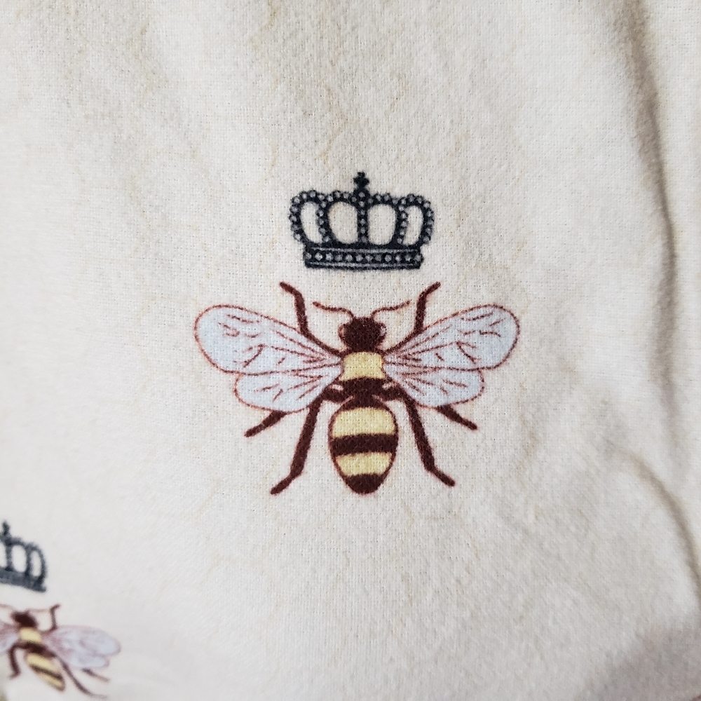 The Cat's Pajamas Queen Bee Flannel Gown - Picture 4 of 7